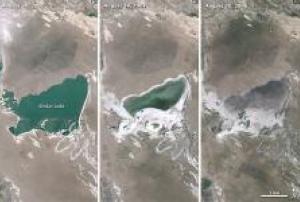 Xinkai Lake on the Mongolian Plateau in 2001,2004 and 2006 (Image: NASA)