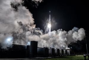 A Rocket Lab Electron rocket launches from Mahia, New Zealand on the ‘Owl New World’ mission for Synspective, (c) Rocket Lab
